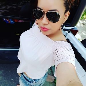 Meet your Posher, Genésis s